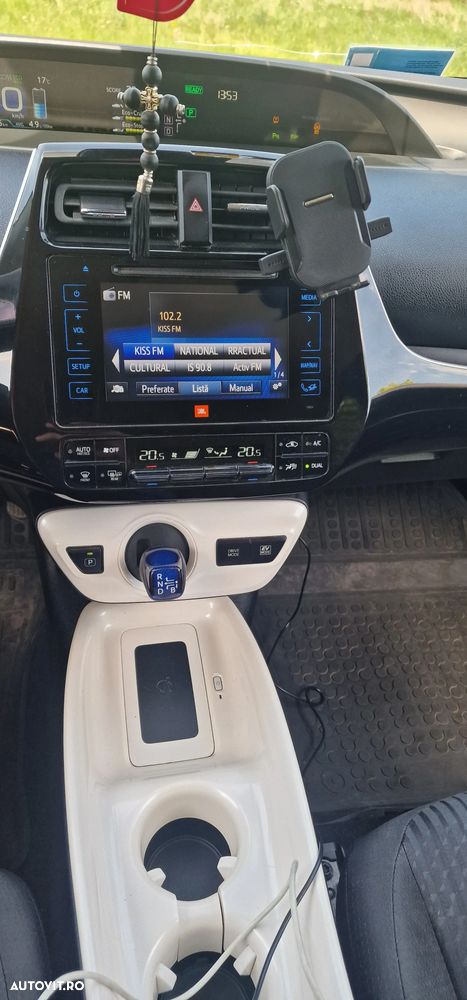 Toyota Prius (Hybrid) Sol - 8