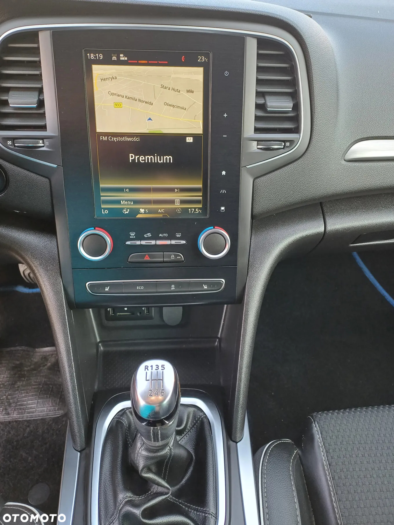 Renault Megane Grandtour ENERGY TCe 130 BOSE EDITION - 17