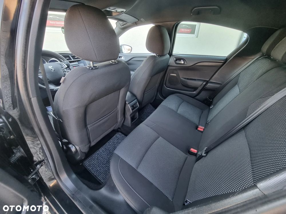 Citroën DS4 e-HDi 110 SoChic - 12