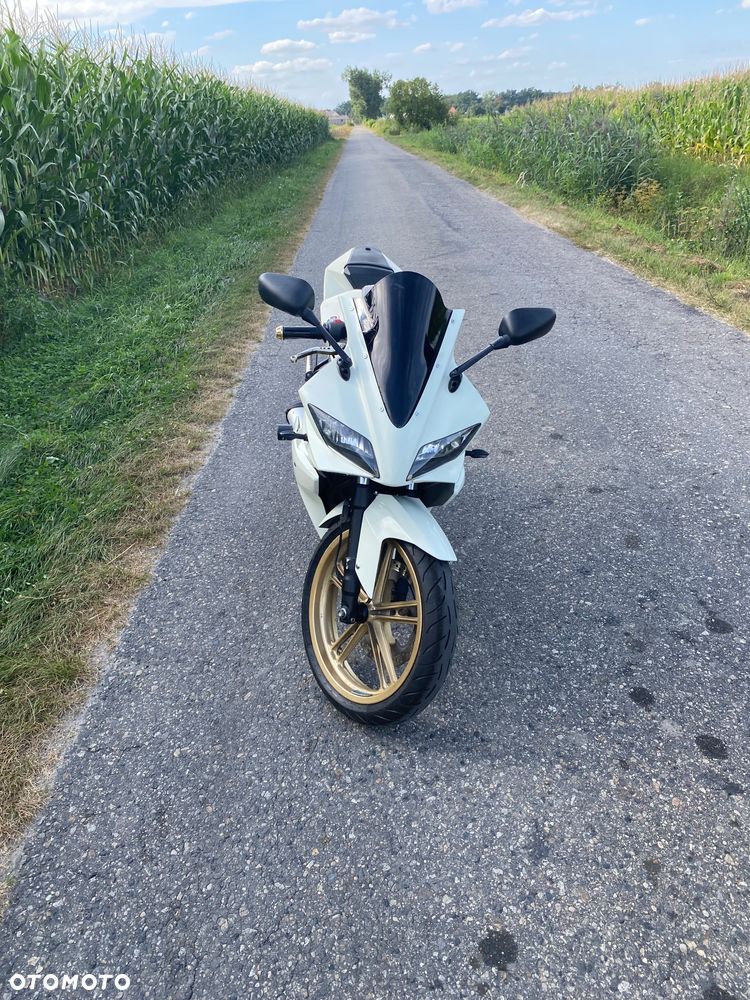 Yamaha YZF - 3