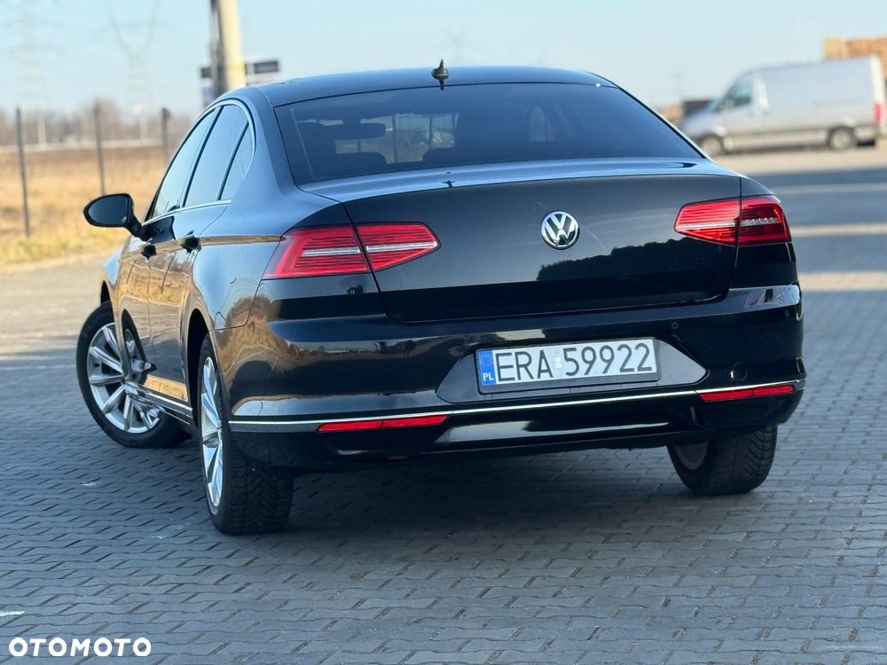 Volkswagen Passat 1.6 TDI SCR DSG - 12