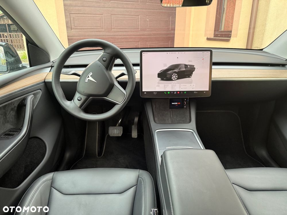 Tesla Model Y - 5