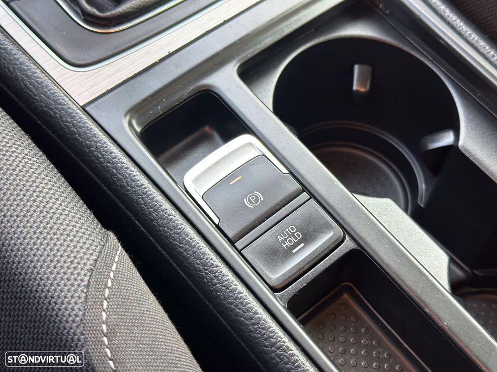 VW Golf 1.6 TDi BlueMotion Confortline - 15