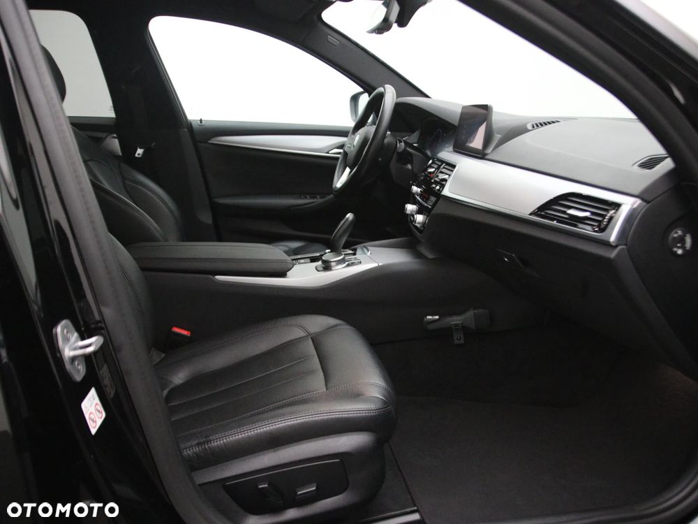BMW Seria 5 520d Luxury Line - 14