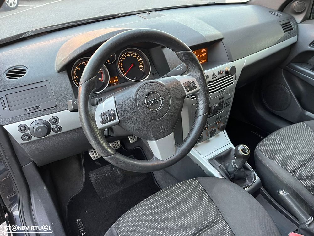 Opel Astra GTC 1.7 CDTi - 12