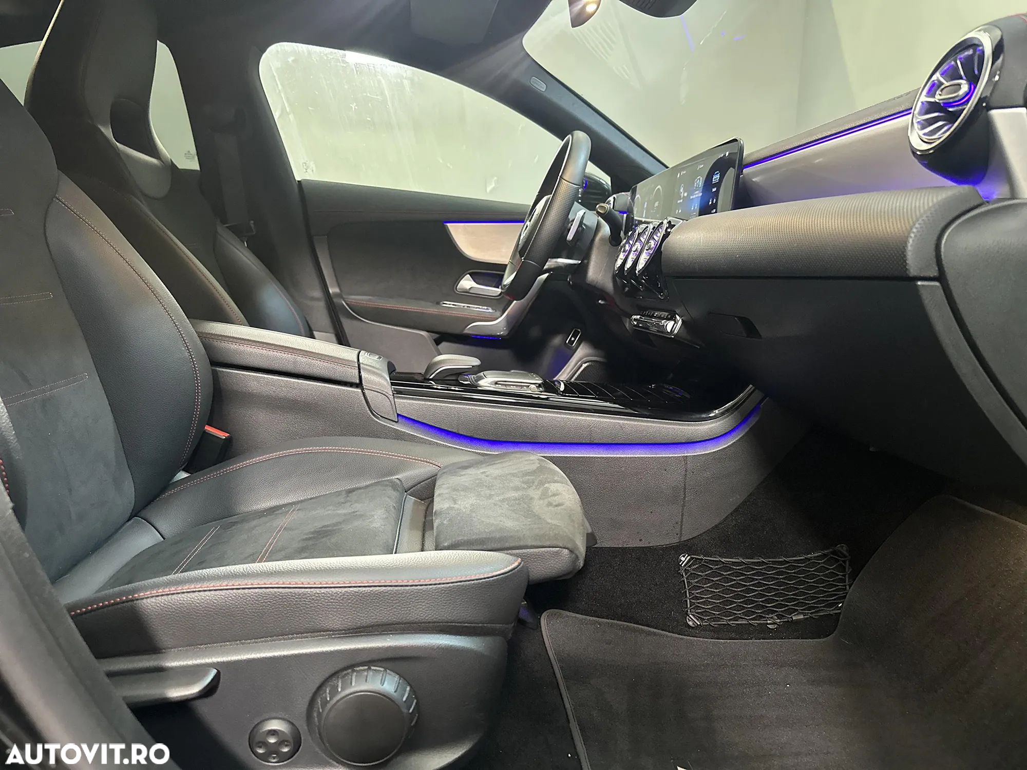 Mercedes-Benz CLA 200 7G-DCT AMG Line - 11