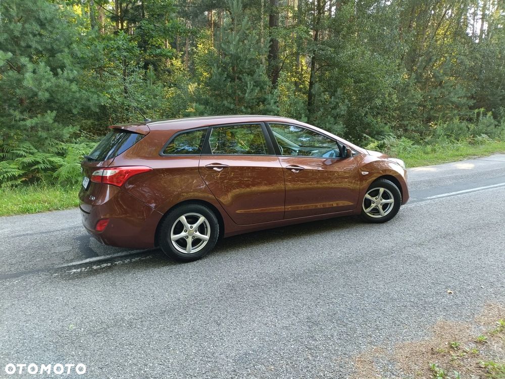 Hyundai i30 1.6 Comfort - 25