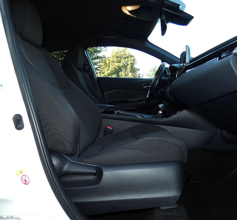 Toyota C-HR 2.0 Hybrid Executive - 6