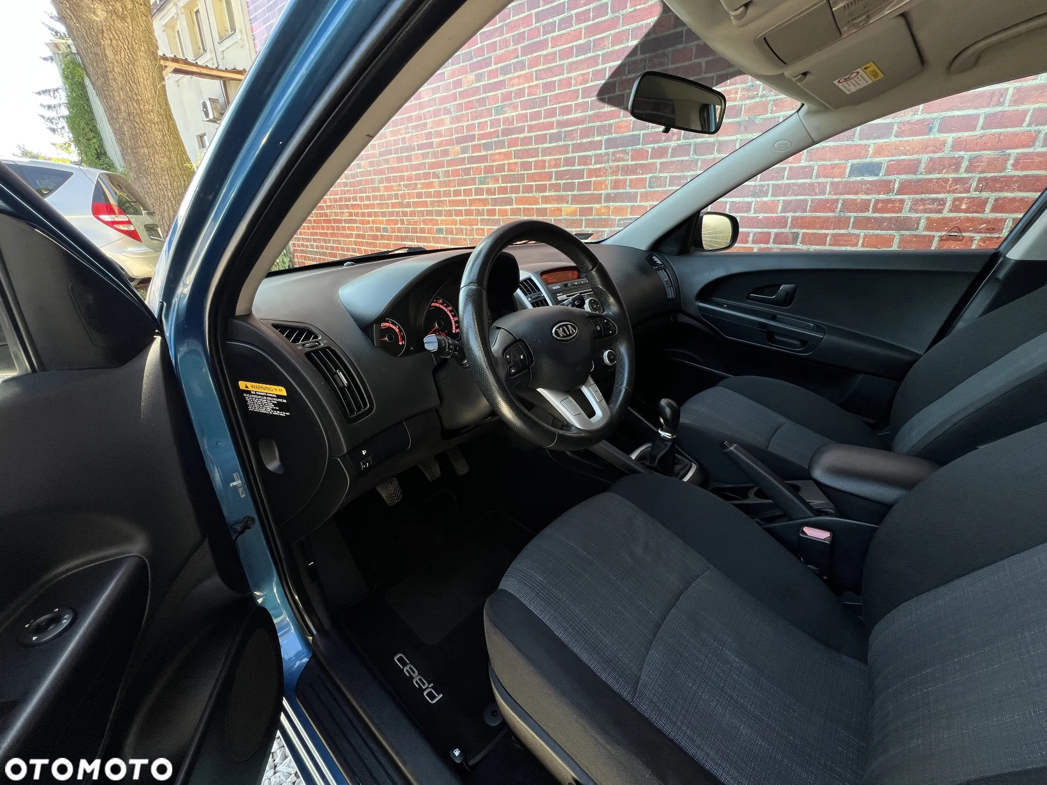 Kia Ceed - 8