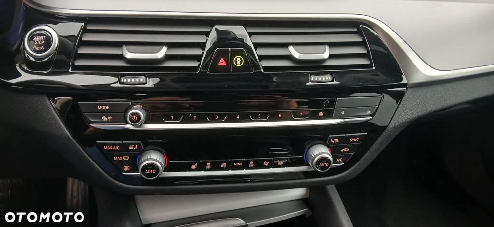 BMW Seria 5 530i Sport Line - 20