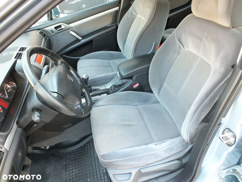 Peugeot 407 - 6