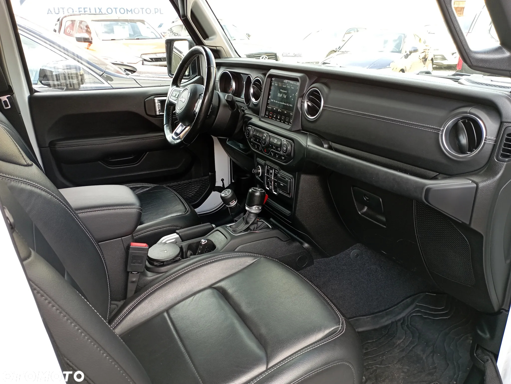 Jeep Wrangler - 9