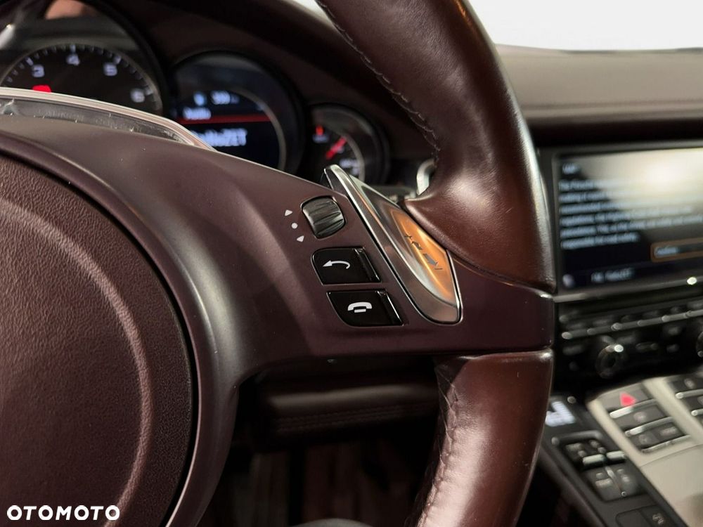 Porsche Panamera - 22