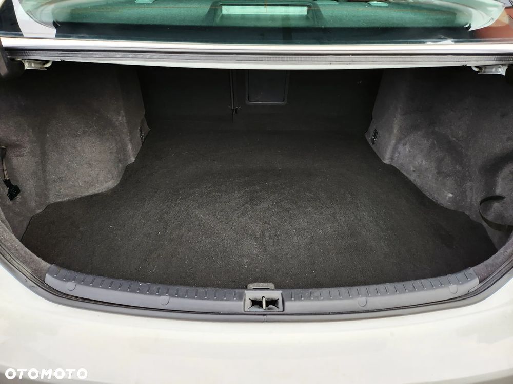 Toyota Avensis - 9