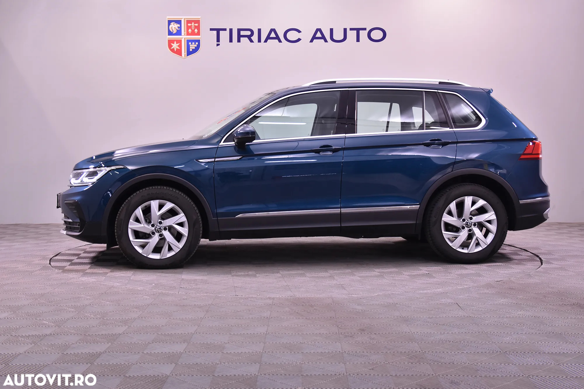 Volkswagen Tiguan 2.0 TDI DSG Elegance - 2