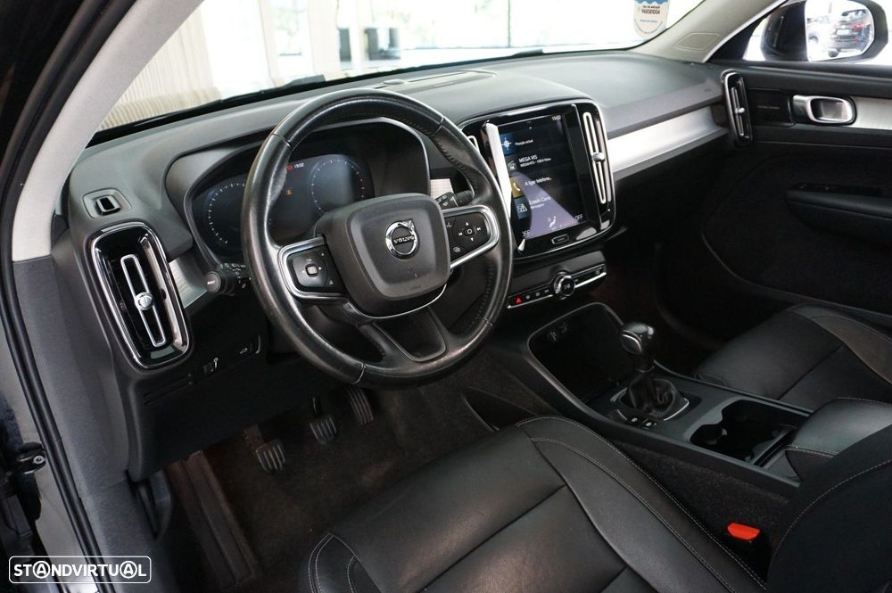 Volvo XC 40 T2 Momentum Pro - 8