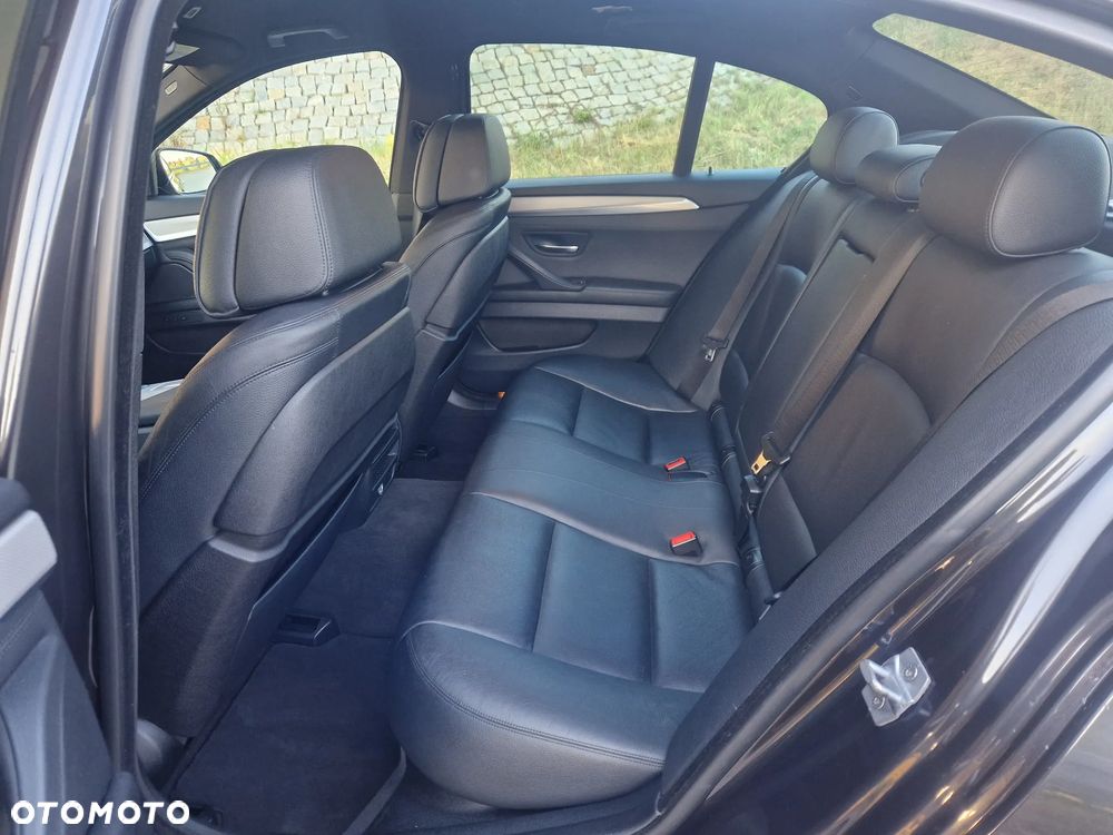 BMW Seria 5 520d xDrive - 13