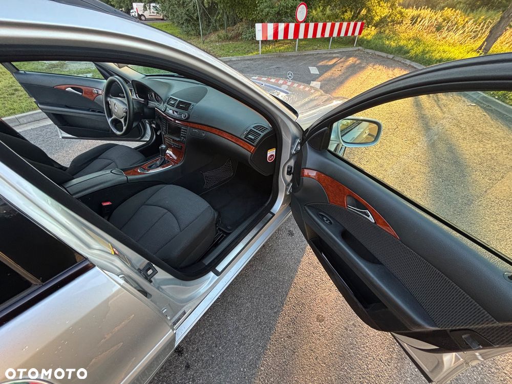 Mercedes-Benz Klasa E 220 T CDI Automatik Classic DPF - 21