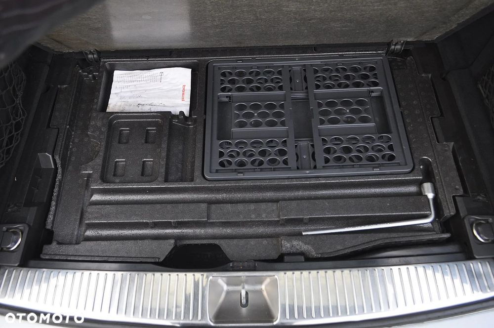 Mercedes-Benz Klasa C 200 T CGI Automatik BlueEFFICIENCY Avantgarde - 15