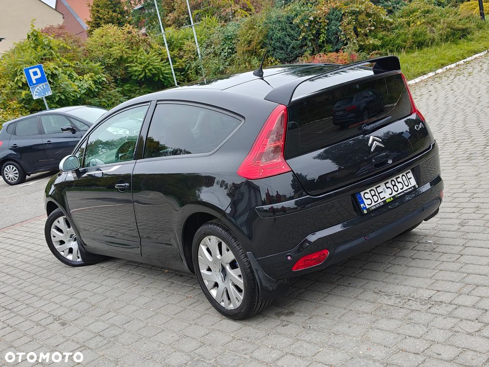 Citroën C4 1.6 16V Confort - 4