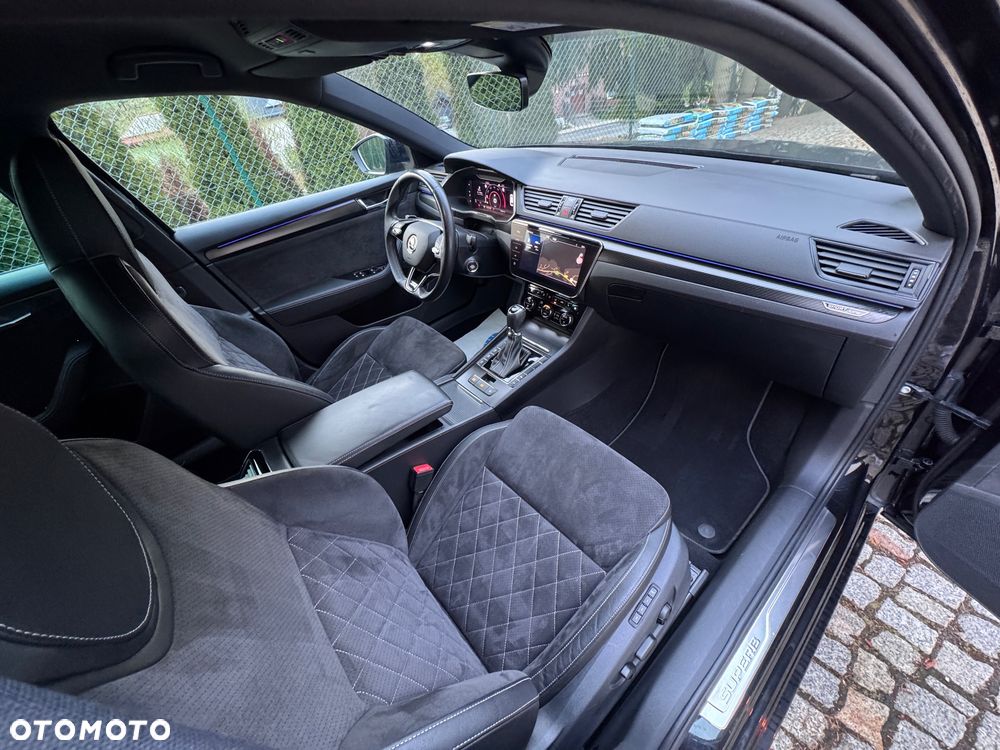 Skoda Superb 2.0 TDI SCR Sportline DSG - 25