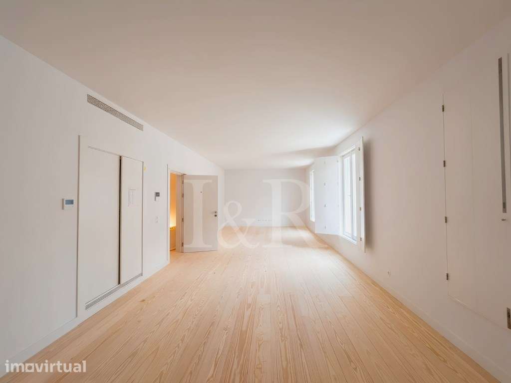 Apartamento T3 duplex com estacionamento junto à Av. Liberdade, Lisboa - Grande imagem: 2/62
