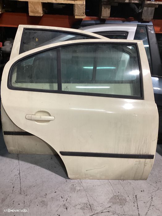 Porta trseira direita Skoda Octavia 2001 - 1