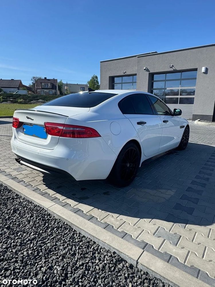 Jaguar XE 20d R-Sport Ingenium Edition - 4