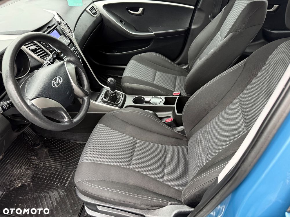 Hyundai i30 1.4 Base + - 8