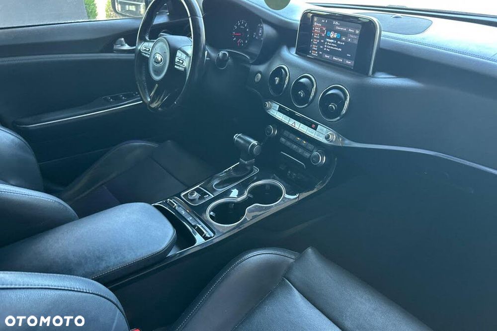 Kia Stinger - 11