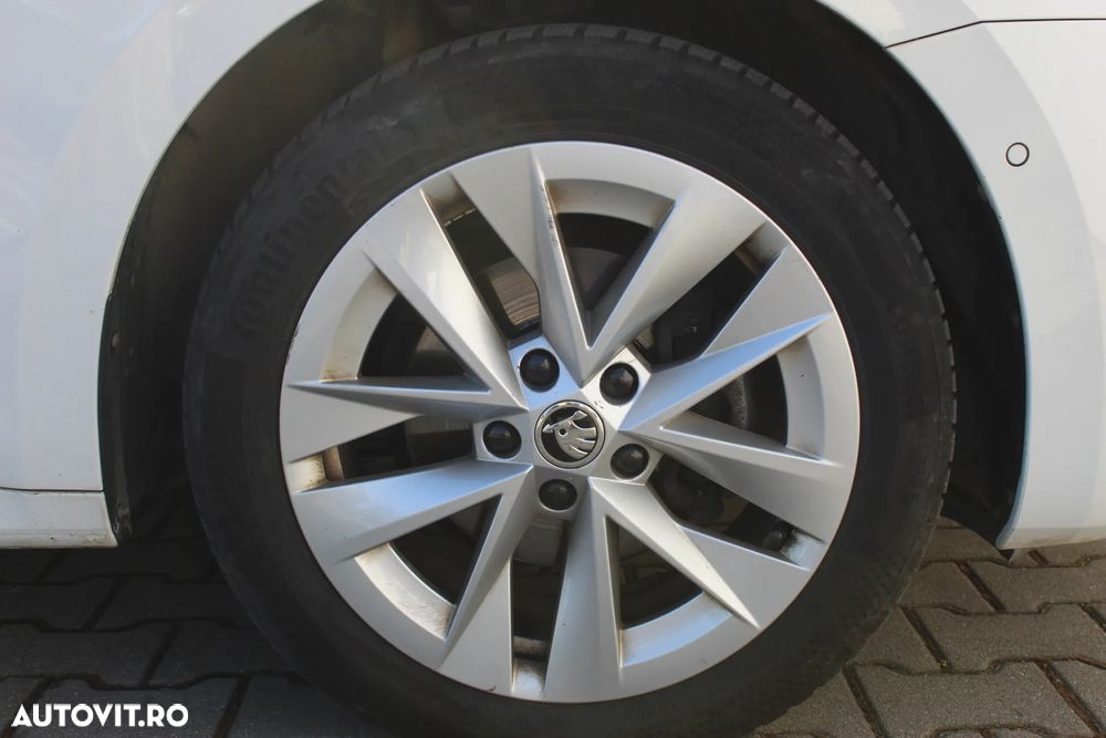 Skoda Octavia 2.0 TDI DSG Style - 30