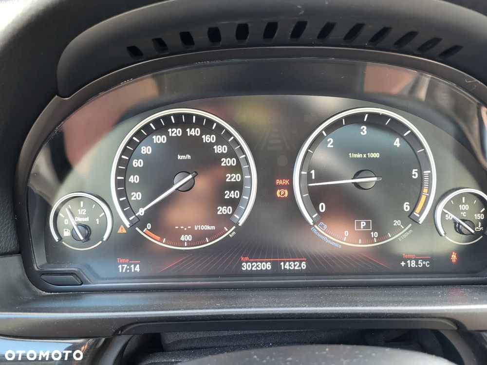 BMW Seria 5 530d Touring - 6