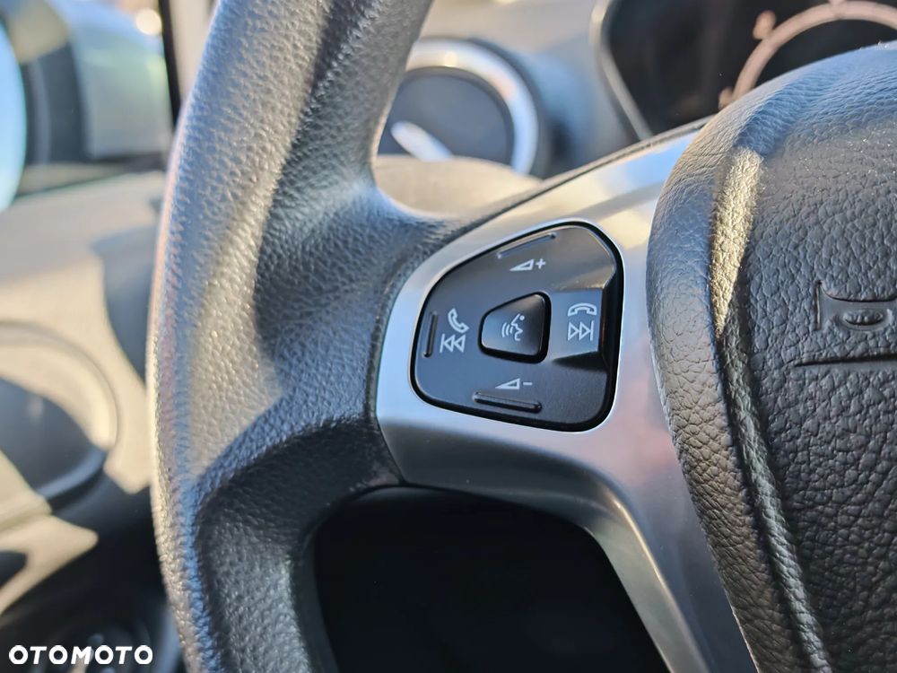 Ford Fiesta 1.6 TDCI Champions Edition - 18