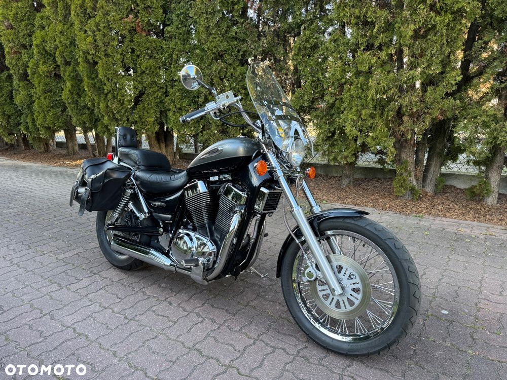 Suzuki Intruder - 3