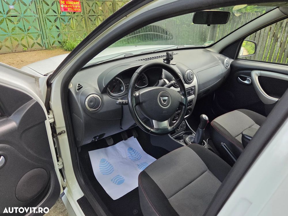 Dacia Duster 1.6 4x2 Laureate - 9