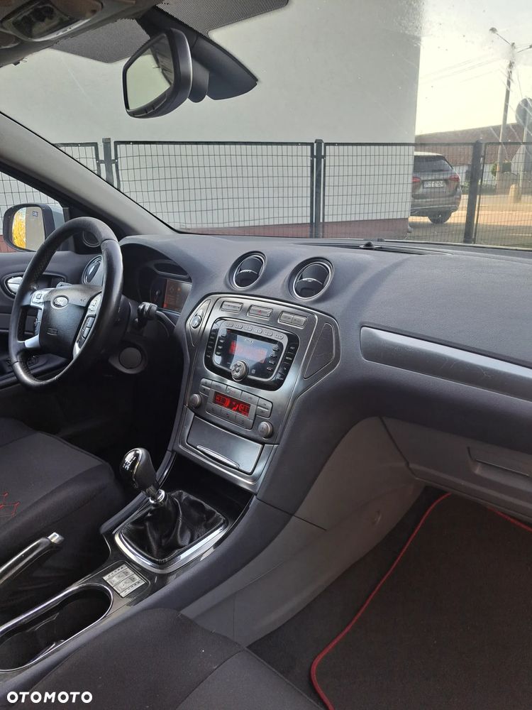 Ford Mondeo 2.0 TDCi Titanium - 12