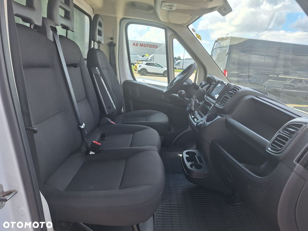 Fiat Ducato kontener z windą 750kg 8EP fv23% leasing krajowy niski przebieg - 15