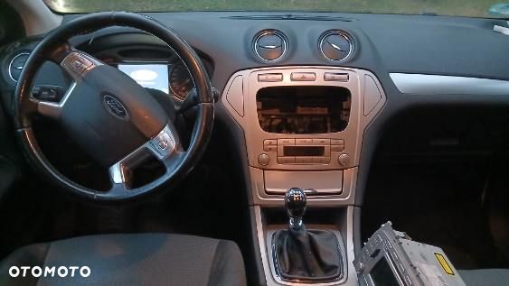 Ford Mondeo - 12