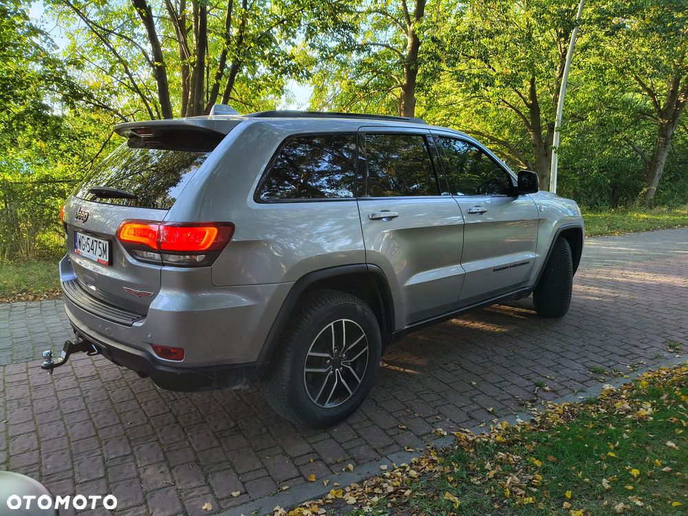 Jeep Grand Cherokee - 13