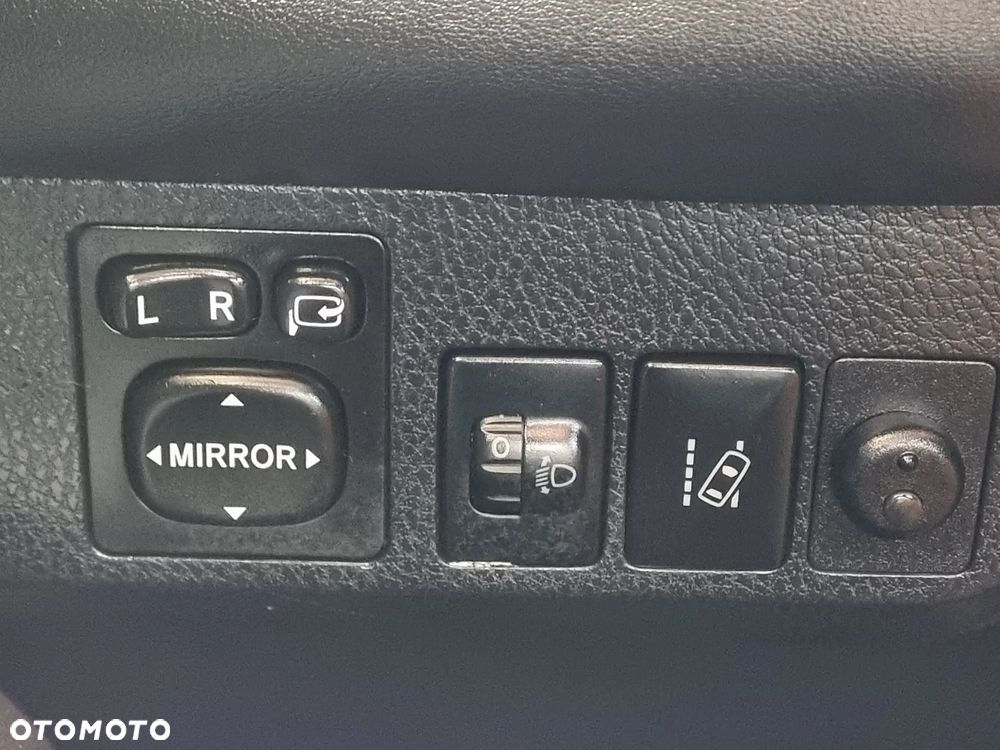 Toyota RAV4 2.0 D-4D Premium 4x2 - 12