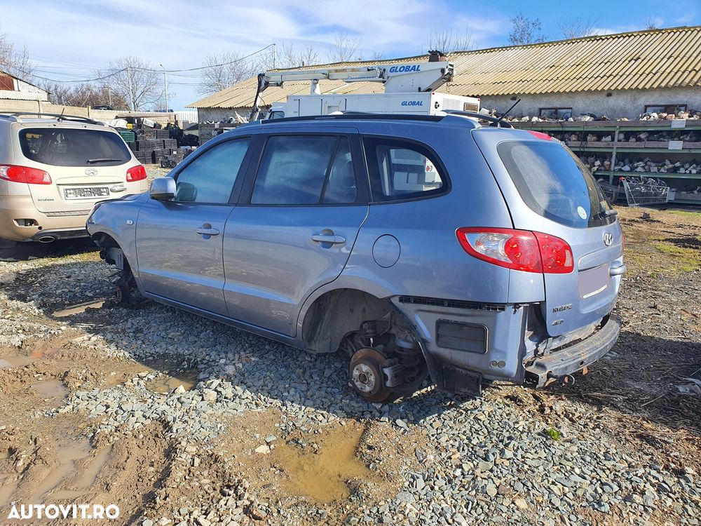 Dezmembrari  Hyundai SANTA FE 2 (CM)  2005  > 0000 2.2 CRDi GLS 4x4 M - 12