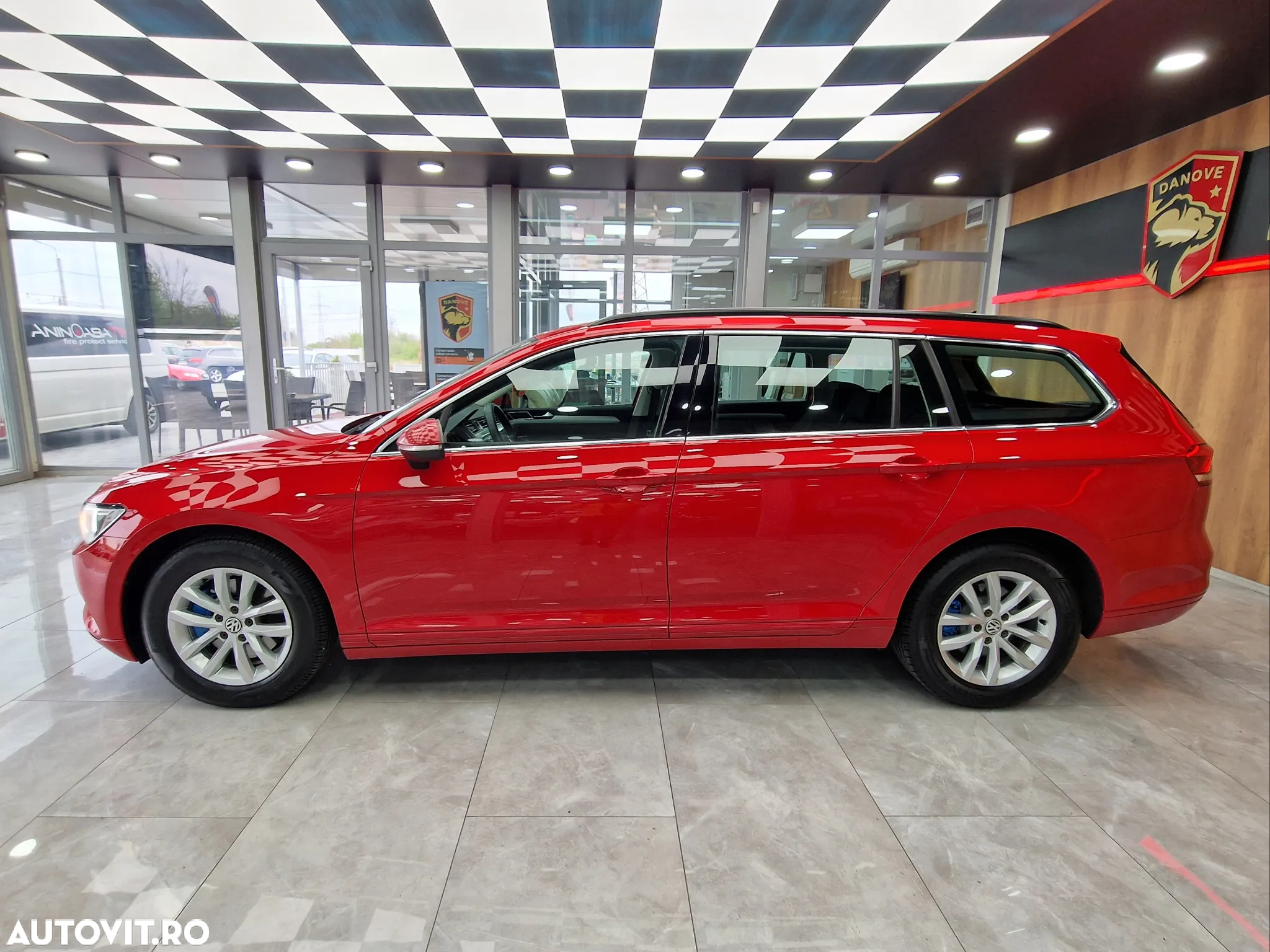 Volkswagen Passat Variant 2.0 TDI (BlueMotion Technology) Comfortline - 4