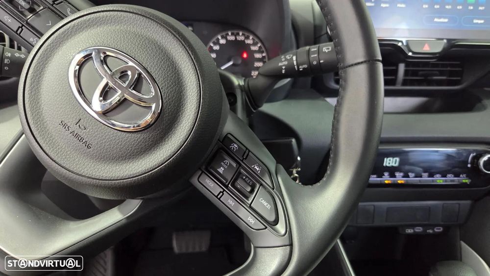 Toyota Yaris 1.5 HDF Comfort Plus - 33
