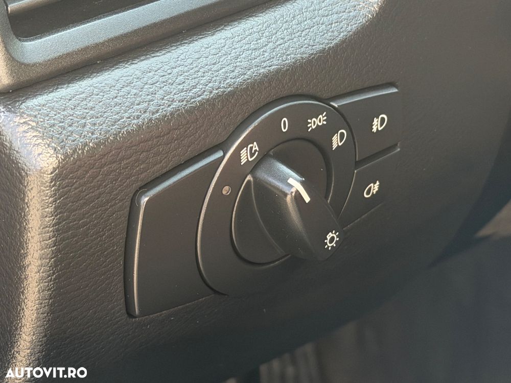 BMW X1 sDrive20d - 33