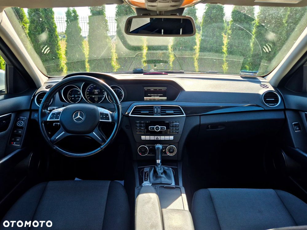 Mercedes-Benz Klasa C 180 (BlueEFFICIENCY) 7G-TRONIC Elegance - 16