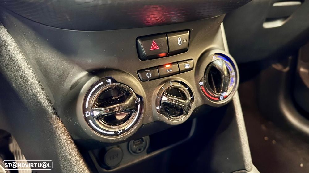 Peugeot 208 1.2 VTi SE Style - 11