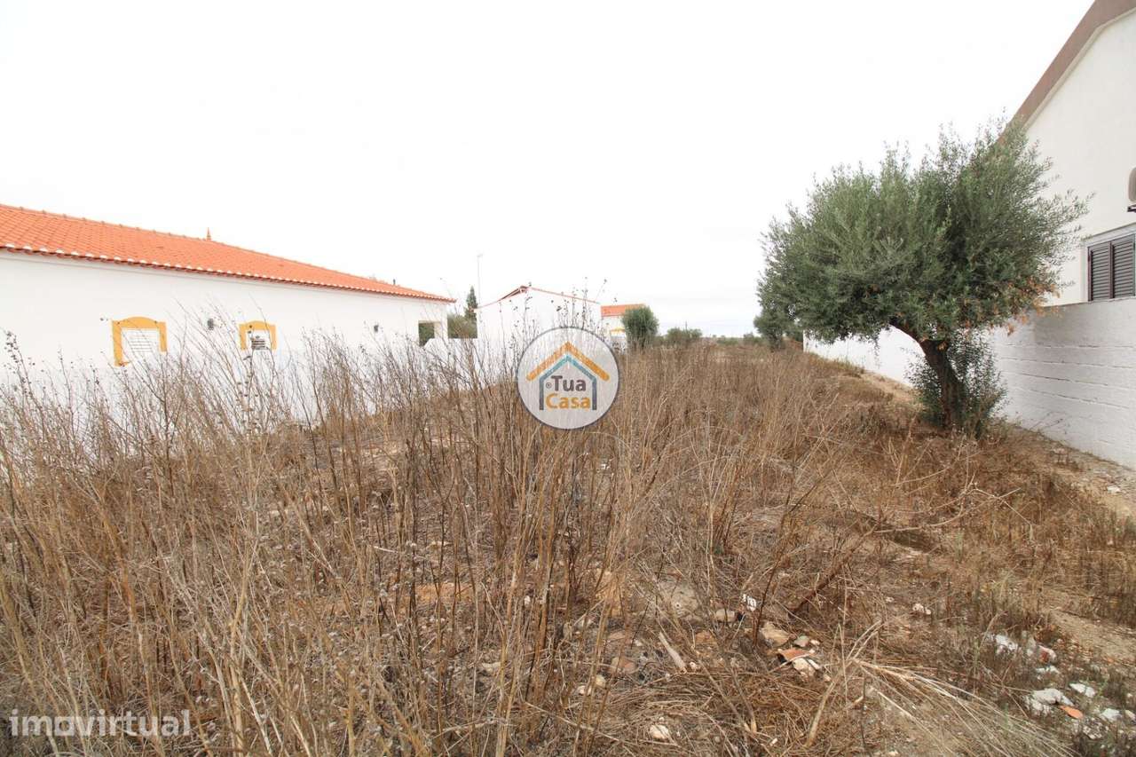 Terreno Urbano de 676 m2 com Água e Luz, Entradas, Castro Verde - Grande imagem: 2/21