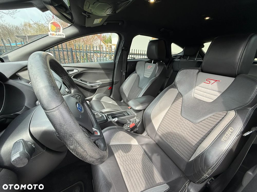 Ford Focus 2.0 TDCi ST - 12