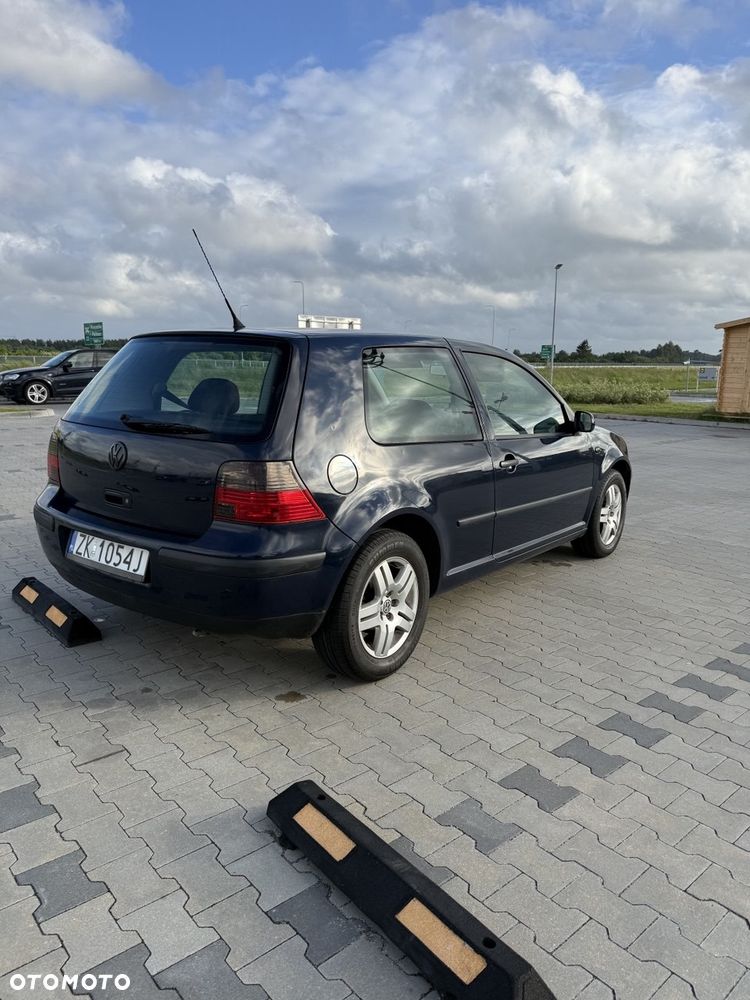 Volkswagen Golf 1.6 Basis - 5