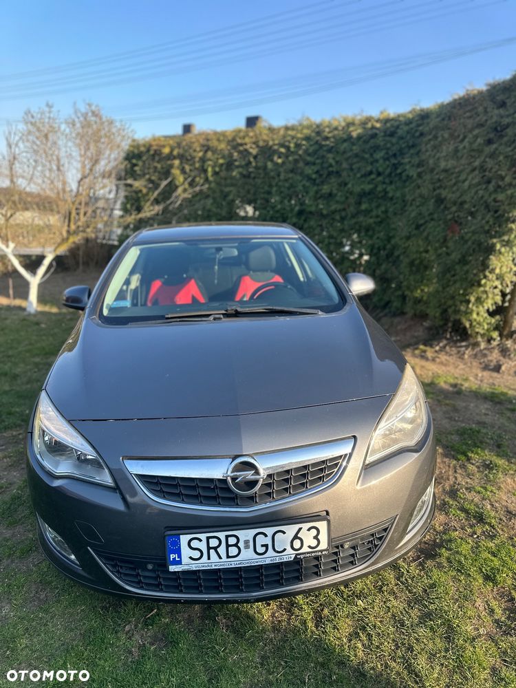 Opel Astra 1.6 Turbo Sport - 2